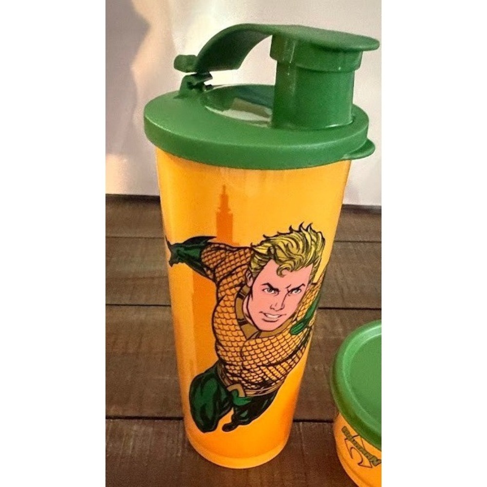 Tupperware DC Comics Aquaman Tumbler 16oz Yellow Green Flip Top Lid 470ml 5107L-